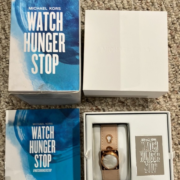 Michael Kors MKA101010 Watch Hunger Stop Reade Activity Tracker Rose Gold Tone - Picture 10 of 11